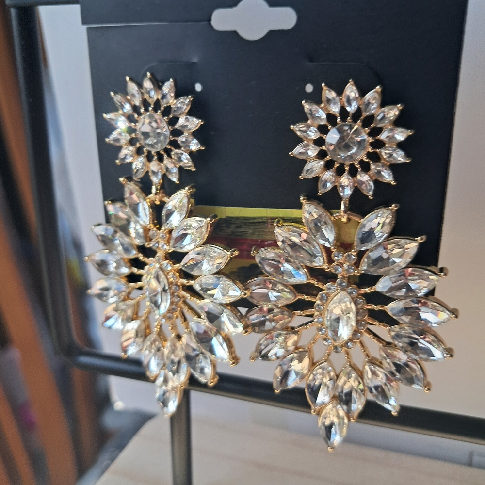 Gold-Tone Clear Crystal Statement Drop Earrings - NEW - Picture 4 of 5